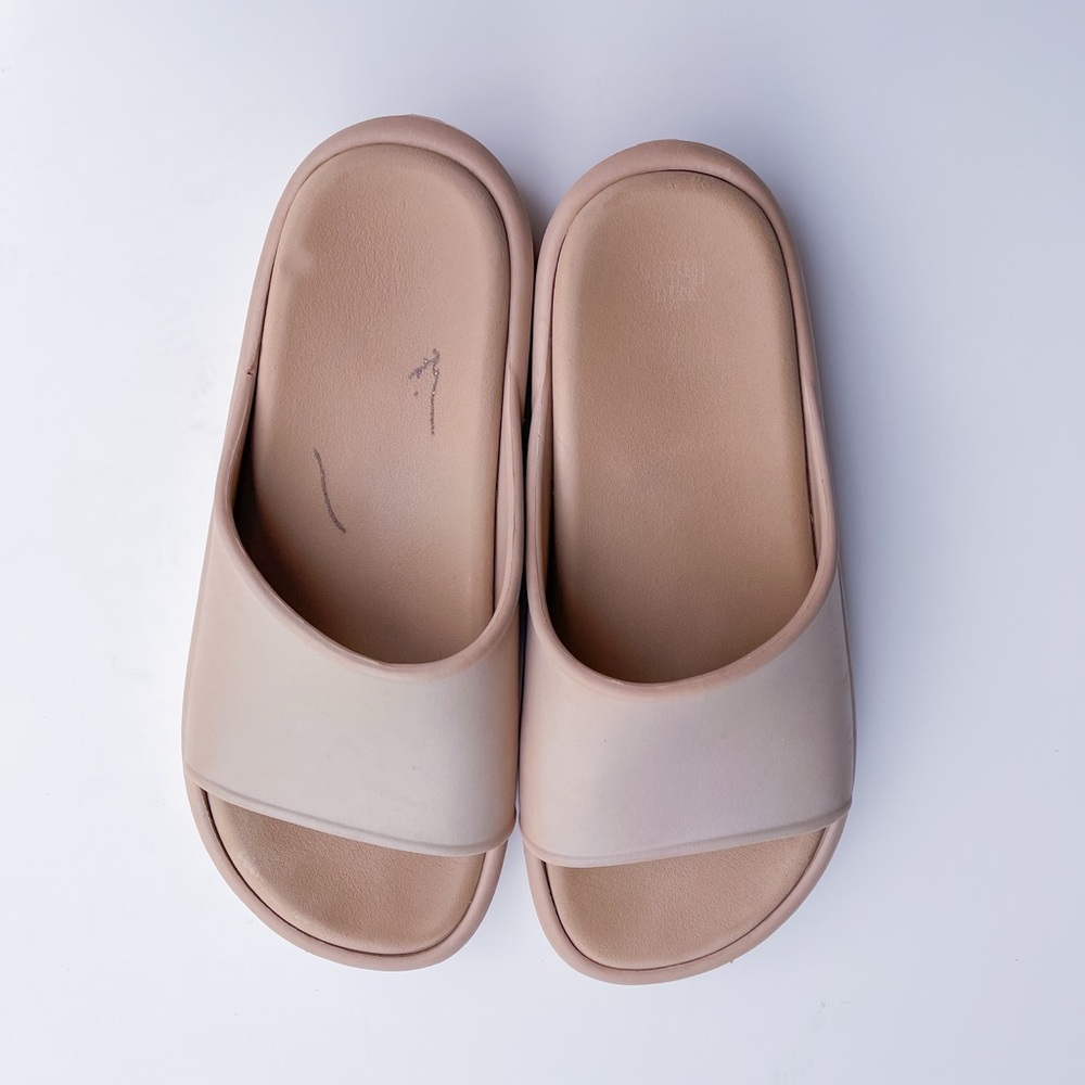 Minimalist Women's Slide Sandals in Blush